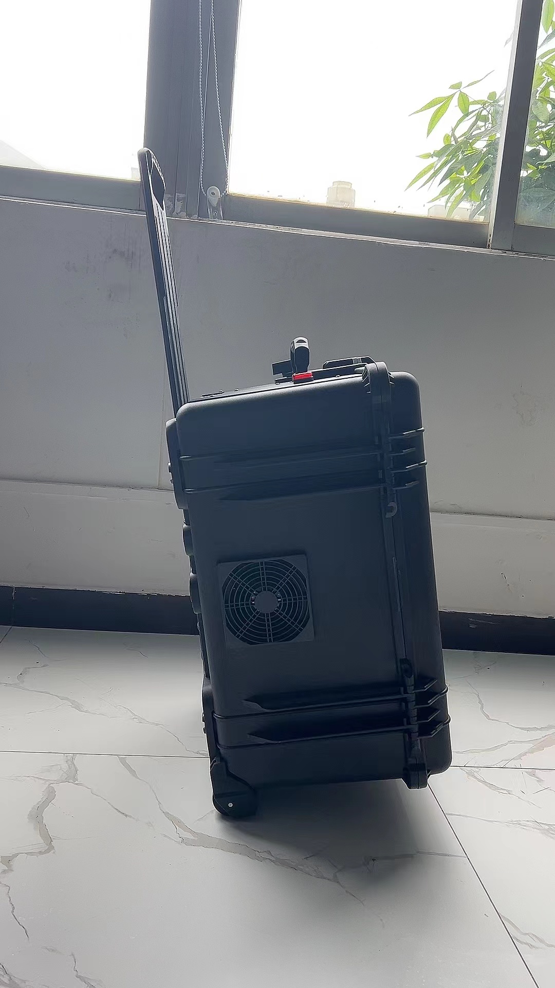 前锋手拉箱型移动通信干扰器